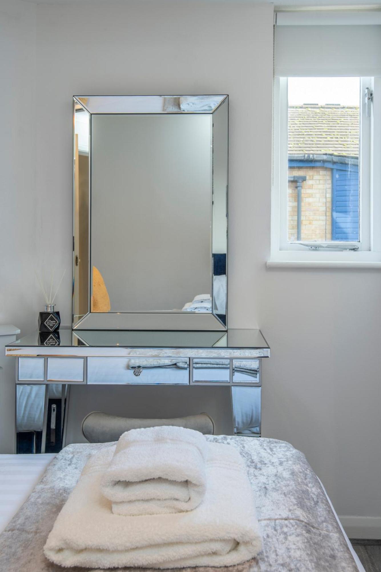 Appartement 2 Bed Town House With Garden In Hackney, Londres Extérieur photo