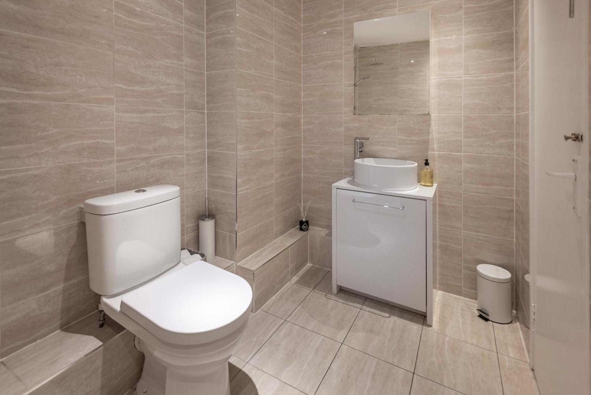 Appartement 2 Bed Town House With Garden In Hackney, Londres Extérieur photo