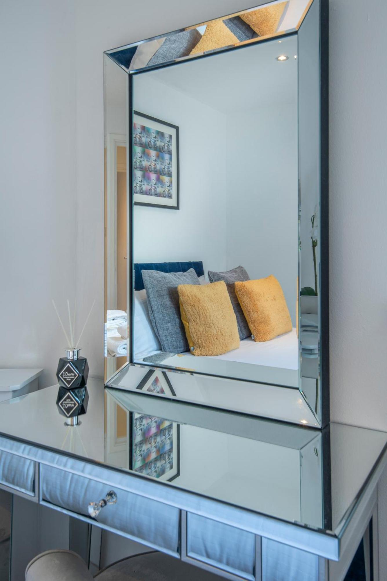 Appartement 2 Bed Town House With Garden In Hackney, Londres Extérieur photo